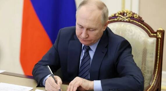 Путин подписал закон о постоянном праве россиян на кредитные каникулы