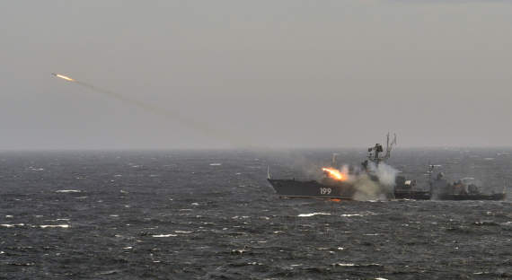 Российские корабли успешно отразили условную атаку в Средиземном море