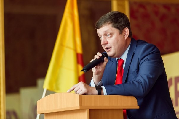 Депутат Пахолков предлагает прекратить экспорт нефти из России