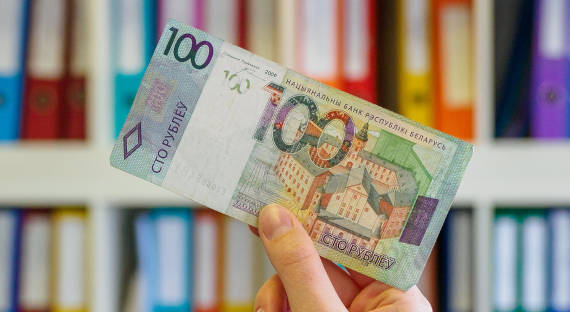 Беларусь решила погашать еврозаймы собственными рублями