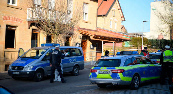 В немецком Рот-ам-Зе неизвестный устроил стрельбу в кафе: убиты шесть человек