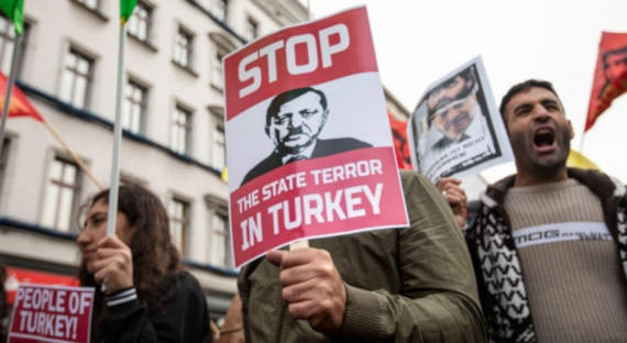 Тысячи протестующих в Турции потребовали отставки Эрдогана