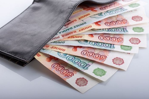 Денег на зарплаты бюджетникам в России осталось до конца 2017 года
