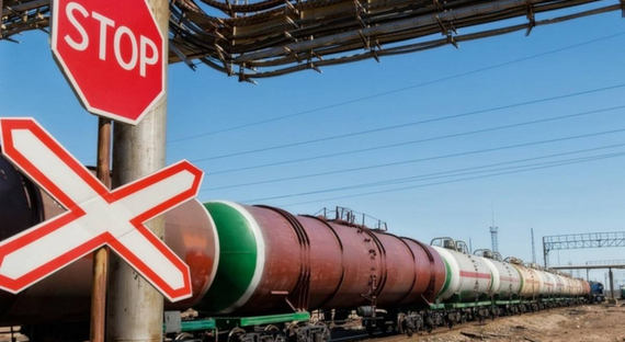 Правительство РФ временно ограничит импорт бензина в Россию