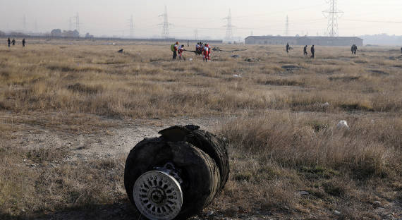 СМИ: Украинский самолет в Иране мог рухнуть из-за пожара в двигателе