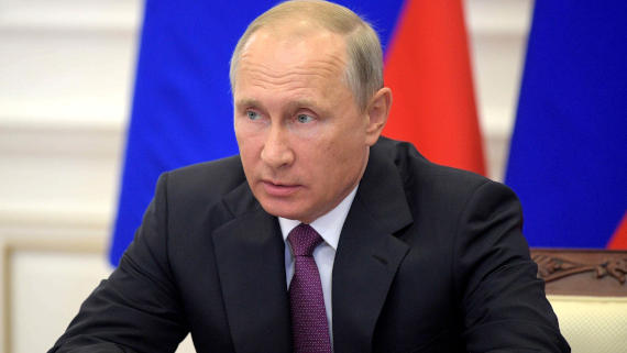 Президент Путин поручил расширить вакцинацию от COVID-19