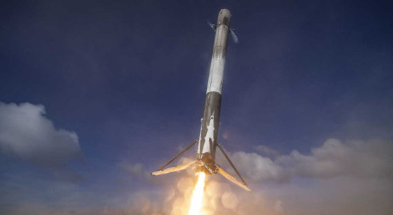 SpaceX потеряла разведывательный спутник