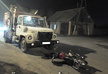 В Абакане в ДТП пострадали подростки, катавшиеся на мопеде (ФОТО)