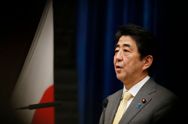 США запрещают японскому премьеру ездить в Россию