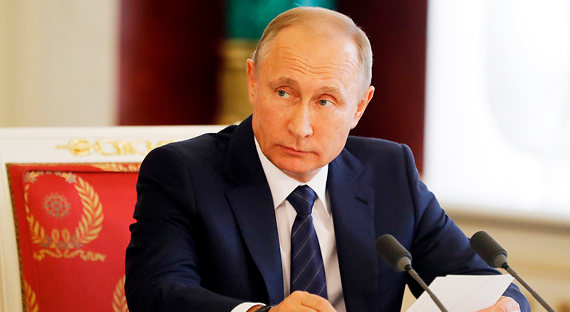 Путин подписал поправки к закону "О военном положении"