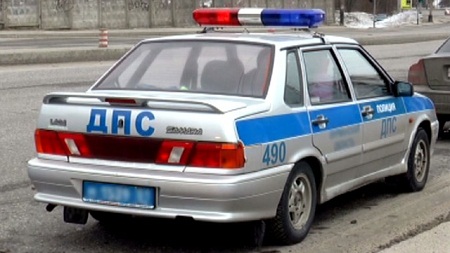 В Абакане пьяный водитель врезался в полицейский патруль