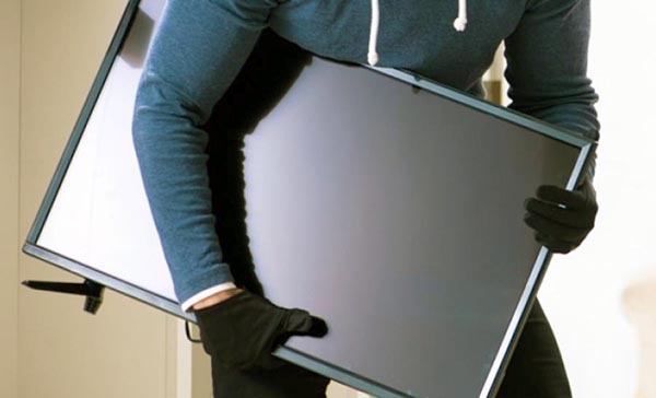 Случайный собутыльник обнёс квартиру жителя Сорска