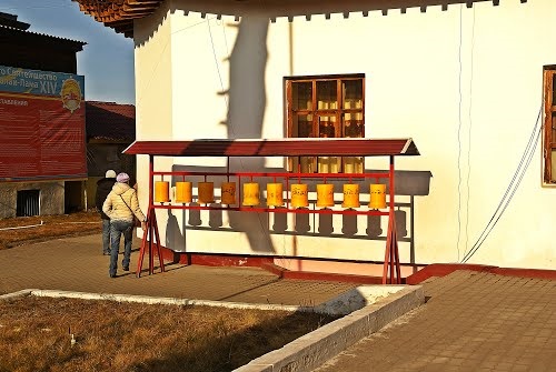 В Кызыле женщину обокрали во время молебна в храме