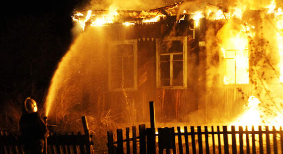 В Таштыпе при пожаре погибли двое детей