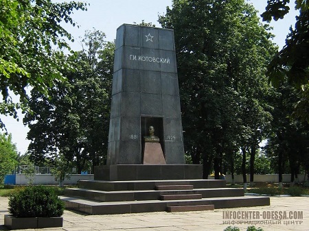 В Одесской области снесли памятник революционеру Котовскому