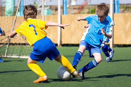 УЕФА может запретить игру головой в детском футболе