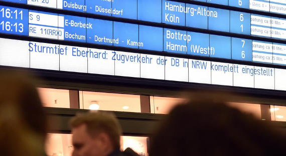 На западе Германии циклон парализовал железнодорожные маршруты