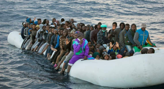 В Средиземном море утонули более 75 мигрантов