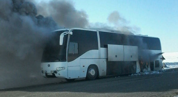 Пожар в автобусе в Казахстане начался в салоне