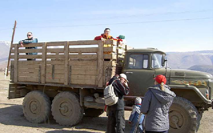 В Туве перевернулся грузовик: пострадали семь человек