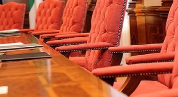 «Коммерсант» пообещал отставки губернаторов на этой неделе