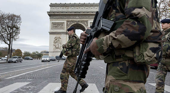 Теракт в Париже: убит один человек, трое ранены