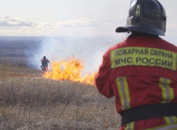 В Хакасии неизвестные спалили 16 тонн сена