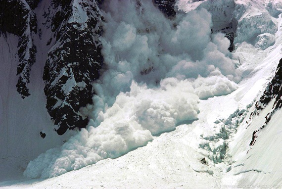 Спасатели предупреждают о лавиноопасности в горах Хакасии
