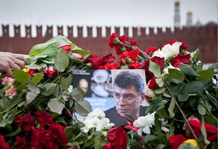 Рядом с местом убийства Немцова найдено два пистолета
