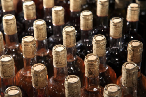 Под Красноярском у мужчины изъяли 4 тысячи литров контрафактного алкоголя