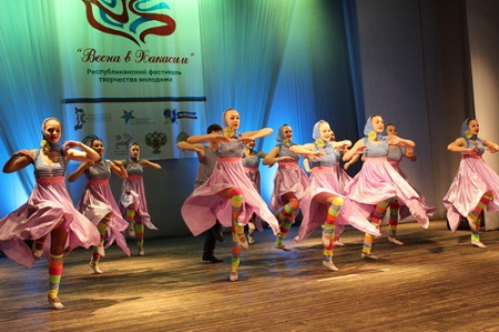 В Абакане завершается фестиваль молодежи "Весна в Хакасии"