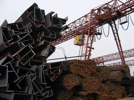 Красноярская таможня возбудила 2 уголовных дела против торговца металлом