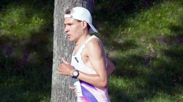 Артем Попов из Абакана завоевал золото на Сибирском международном марафоне