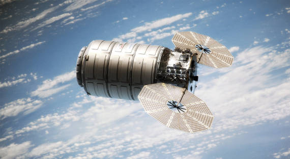 На орбите горит космический корабль Cygnus