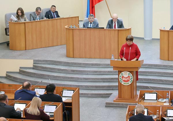 Преподающим в школах Хакасии студентам будут доплачивать