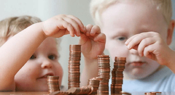 Кабмин РФ выплатит детям безработных 8,5 миллиардов рублей