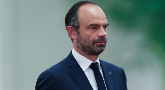 Премьер Франции ожидает отмены антироссийских санкций в любой момент