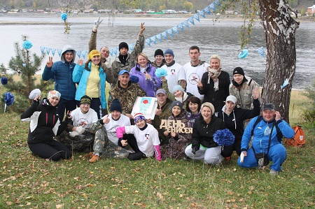 День Енисея в Саяногорске: дети, моржи и туристы