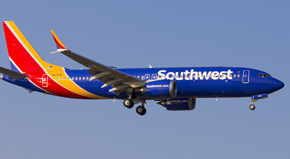 В США Boeing 737 MAX был вынужден совершить экстренную посадку