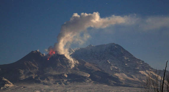 МЧС: Камчатке угрожает мощное извержение Шивелуча