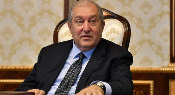 Президент Армении попросил Пашиняна покинуть правительство