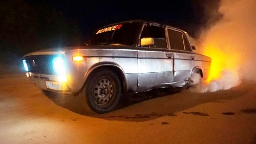 В Хакасии хулиганы гоняли на украденном авто, пока не кончился бензин