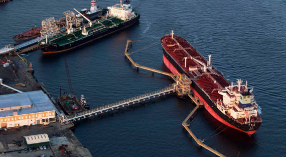 США прекратили поставки нефти в Китай