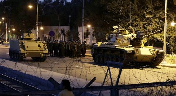 В ходе переворота в Турции погибли 60 человек, в том числе — россияне