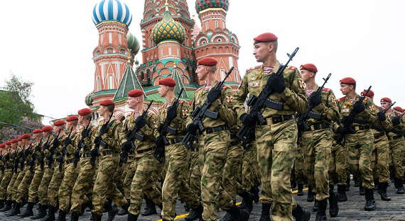 Песков: У Кремля нет планов отменять парад 9 мая