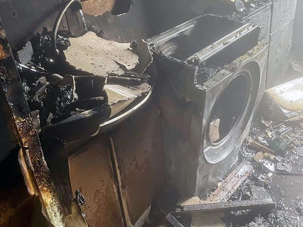 Четыре раза за сутки выезжали на вызов пожарные Хакасии