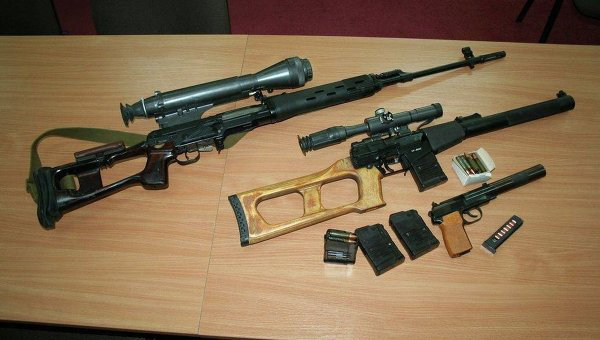 Московские полицейские торговали оружием