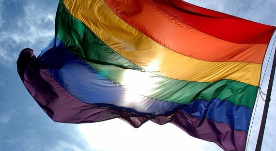 Геи подают в суд на "Новую газету" из-за клеветы во время защиты геев