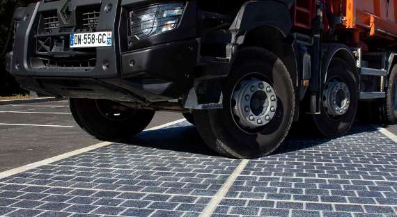 Во Франции создана дорога из солнечных батарей