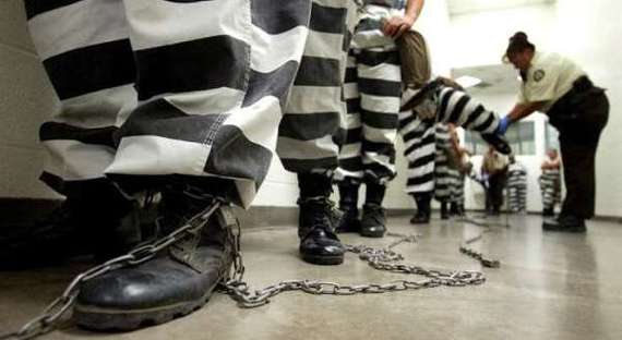 Заключенные захватили заложников в штате Делавэр
